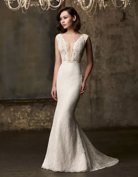 Buying A Wedding Gown For Your Body Shape: Pear