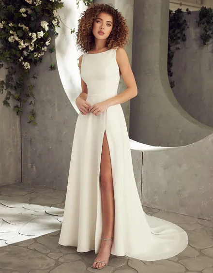 Buying A Wedding Gown For Your Body Shape: Banana
