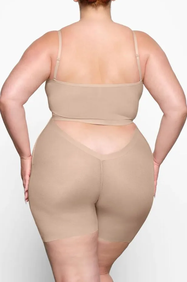 Honeylove's SuperPower Short shapewear has amazing targeted compression  that sculpts and flexible boning prevents it from rolling down.